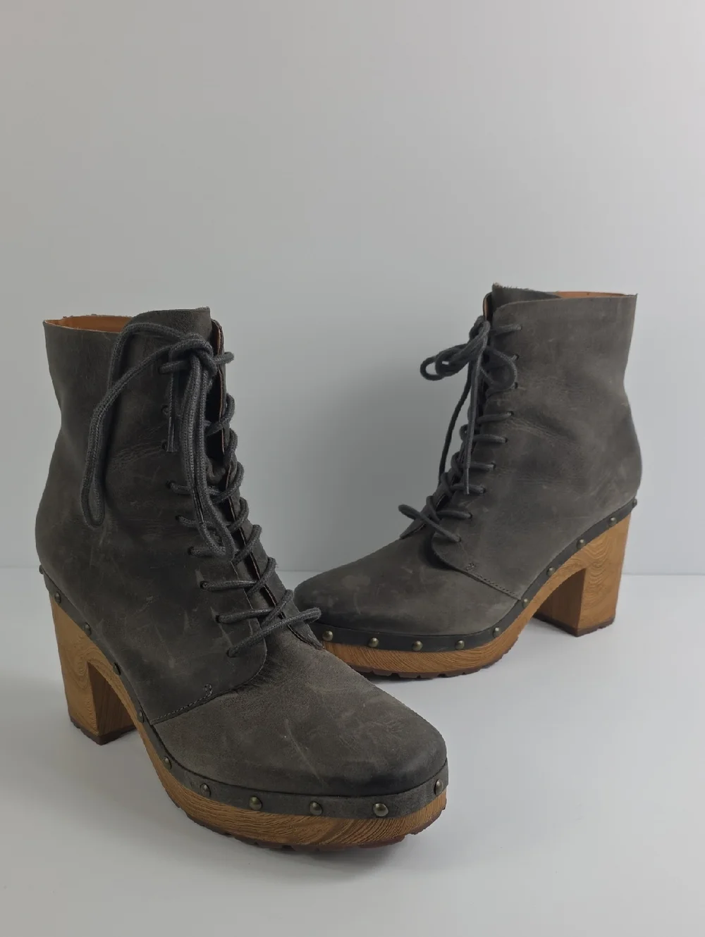 Kork-Ease Sherborn‎ Dark Grey Burnished Leather Women's Booties Size 10.